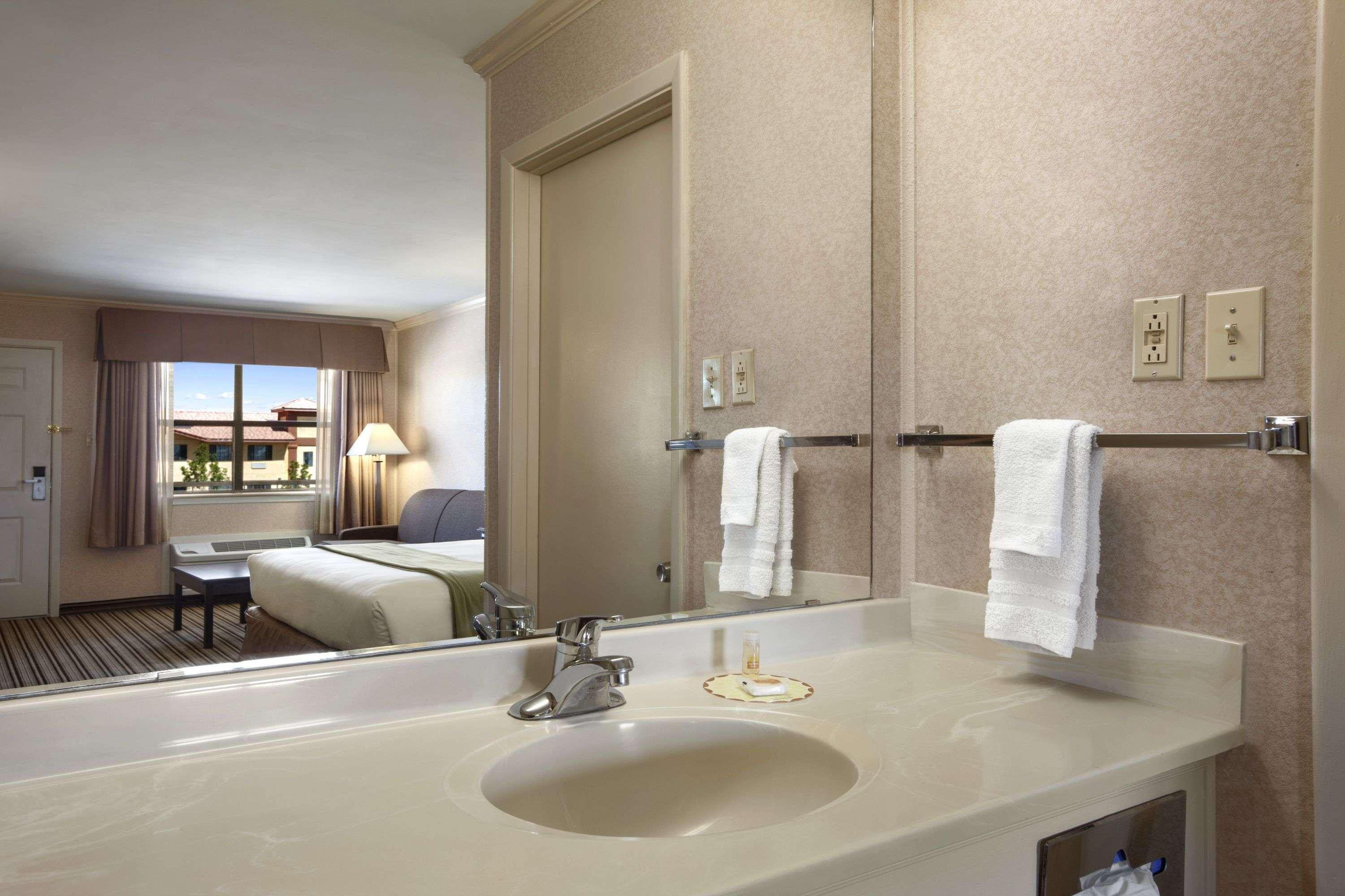 Days Inn By Wyndham Grants Luaran gambar