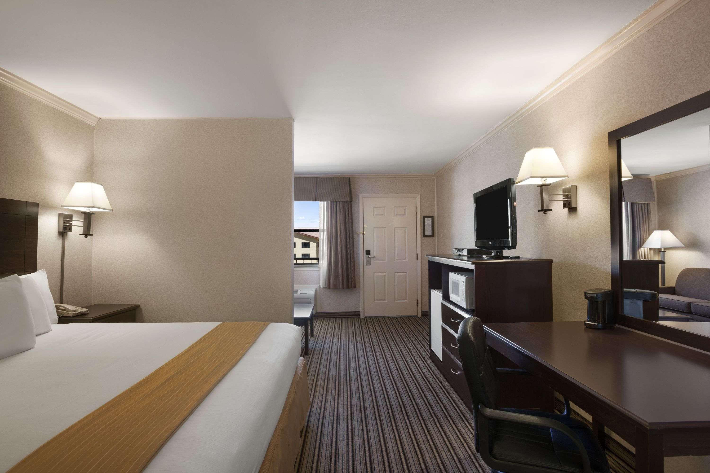 Days Inn By Wyndham Grants Luaran gambar